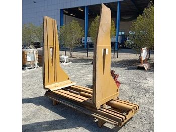  LOT # 0154 -- Auramo Bale Clamp Attachment to suit Forklift - المشبك