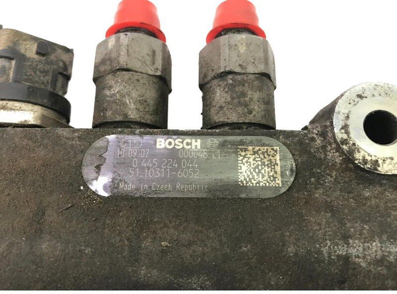 مضخات الوقود Bosch TGX 33.680 (01.07-): صور 4