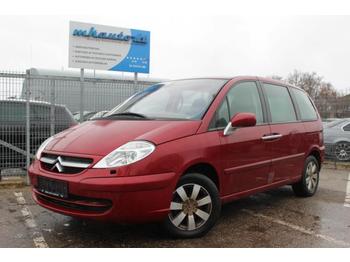 سيارة Citroen C8: صور 1