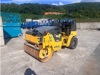 SAKAI TW352-1 - مدحلة المختلطة