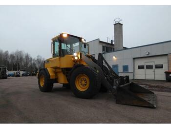 اللودر بعجل Volvo L50C