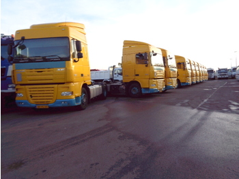 شاحنة جرار DAF XF 105