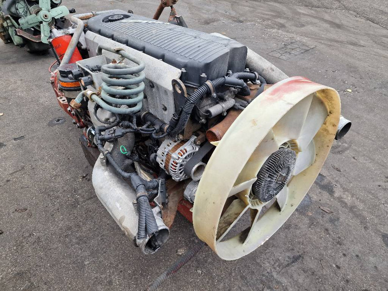 المحرك - شاحنة Iveco CURSOR 8 F2BE0681C: صور 3
