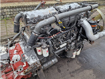 المحرك - شاحنة Iveco EUROSTAR 8210: صور 5