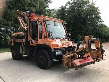 جرارات البلدية MERCEDES-BENZ Unimog 400