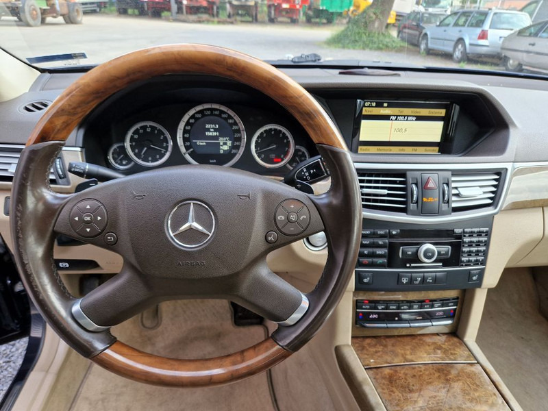 سيارة Mercedes-Benz E-Klasse 350 / V6 / 4MATIC / FULL OPTION: صور 11