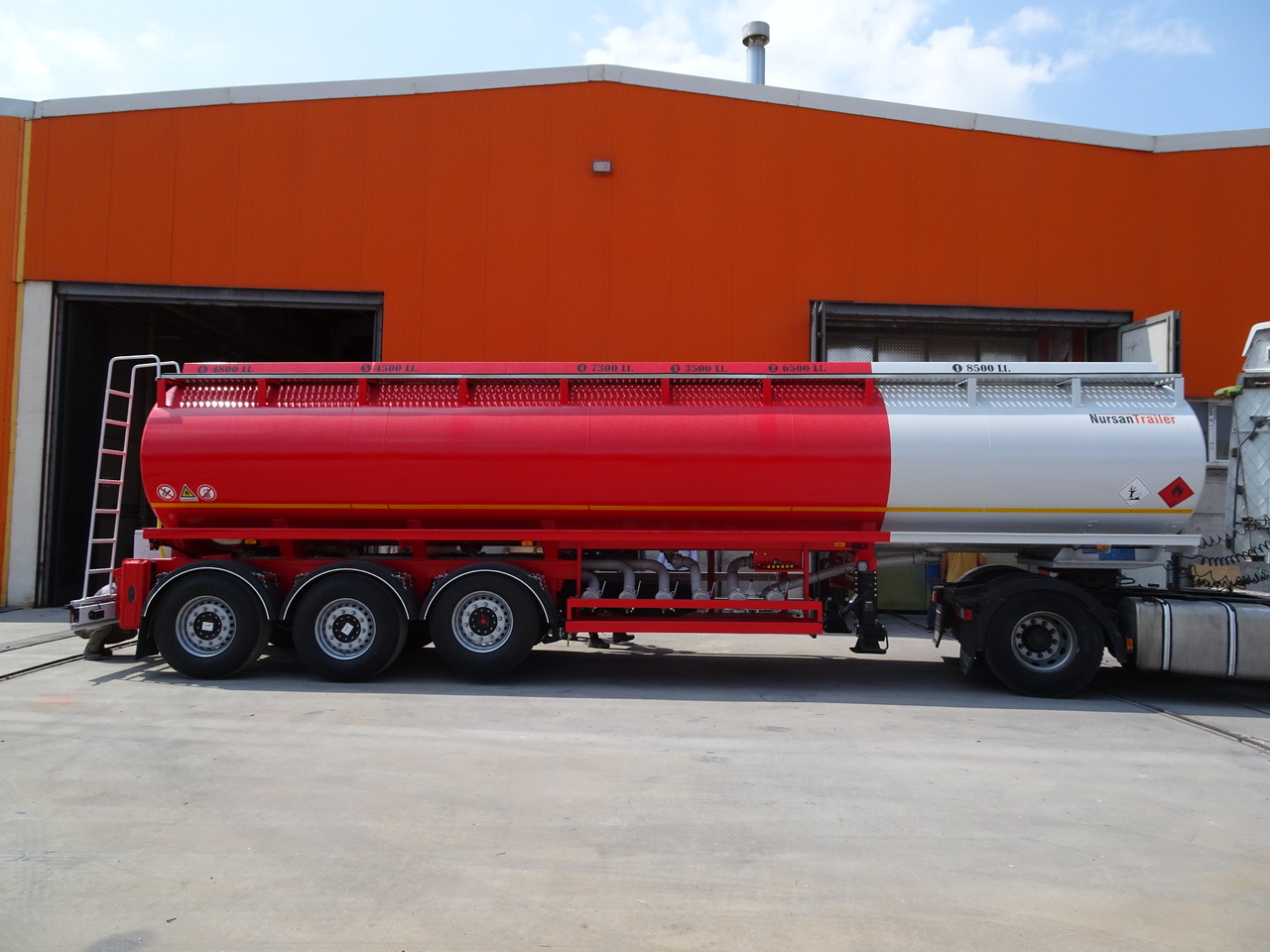 نصف مقطورة صهريج لنقل الوقود جديد NURSAN Steel Fuel Tanker: صور 4