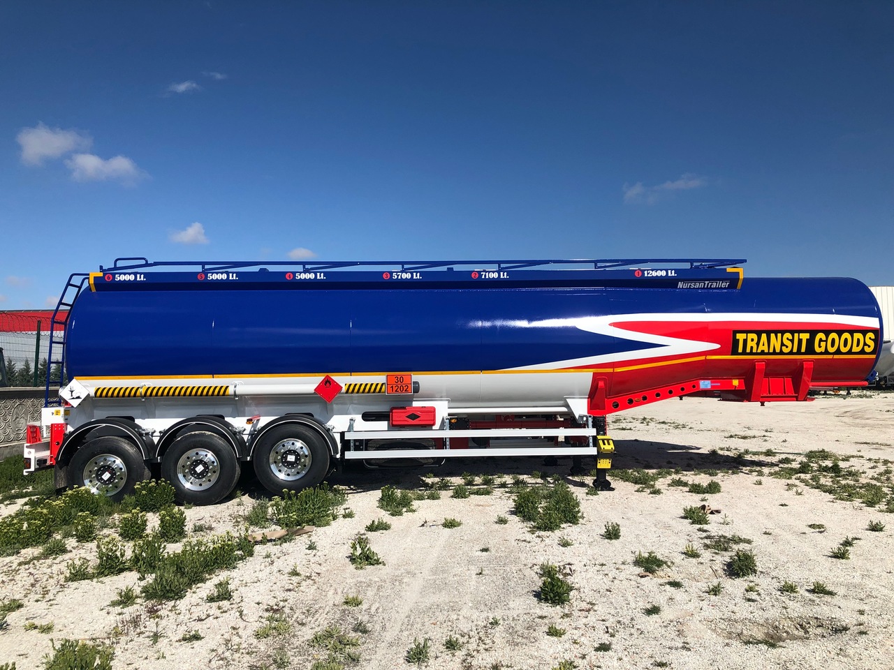 نصف مقطورة صهريج لنقل الوقود جديد NURSAN Steel Fuel Tanker: صور 14