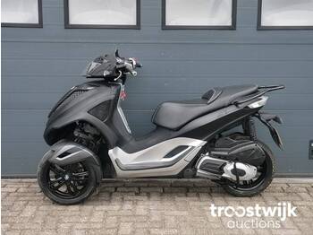 Piaggio 300cc motorscooter - دراجة بخارية