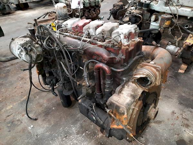 المحرك - شاحنة Renault 6 CILINDER: صور 4