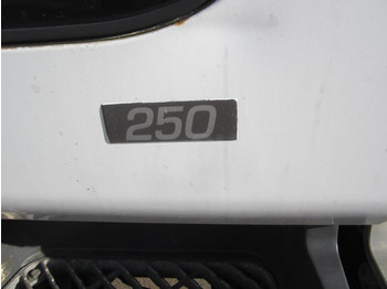 شاحنة صهريج لنقل الوقود Renault Premium 250: صور 3