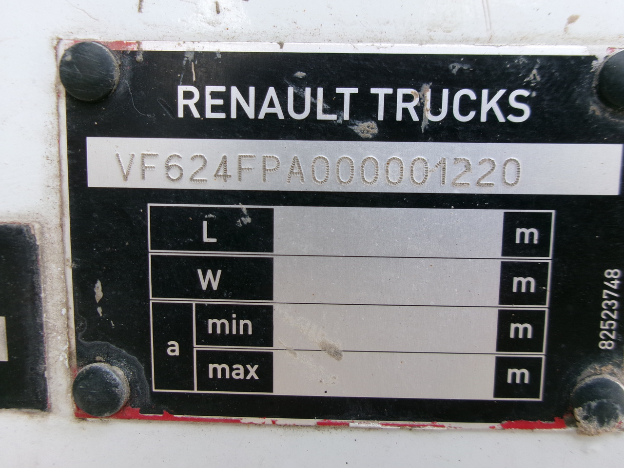 شاحنة خلاطة خرسانة Renault Premium Lander 8x4 RHD Cifa concrete mixer 8 m3: صور 36