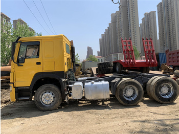شاحنة جرار SINOTRUK Howo tractor unit: صور 1