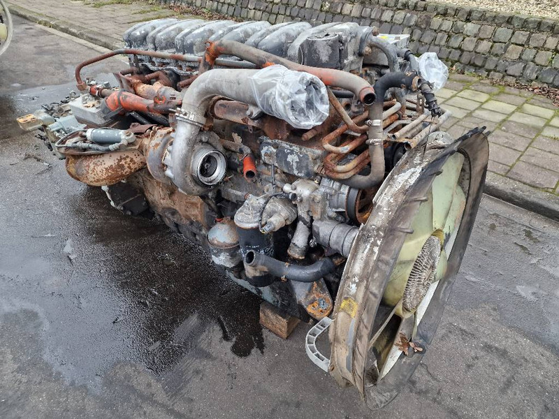 المحرك - شاحنة Scania DSC 1201: صور 4