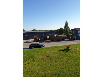 الأدوات والمعدات Tanks