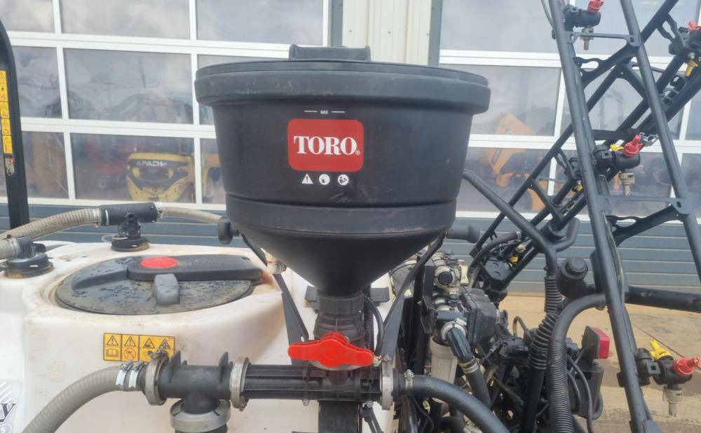 آلة الرش ذاتية الحركة Toro Multi Pro 1750: صور 12