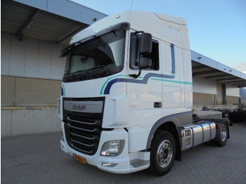 شاحنة جرار DAF XF 440