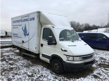 IVECO DAILY 35 S 12 - بصندوق مغلق شاحنة