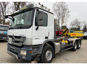 شاحنة ذات الخطاف MERCEDES-BENZ Actros 2644