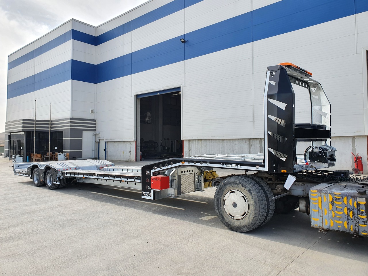 شاحنة نقل سيارات نصف مقطورة لنقل المعدات الثقيلة جديد VEGA-S (2 AXLE TRUCK CARRIER): صور 11