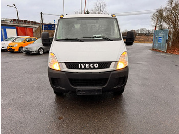 الشاحنات الصغيرة المسطحة IVECO
