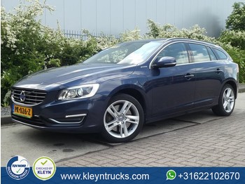 سيارة Volvo V60 D6 TWIN ENGINE summum hybrid