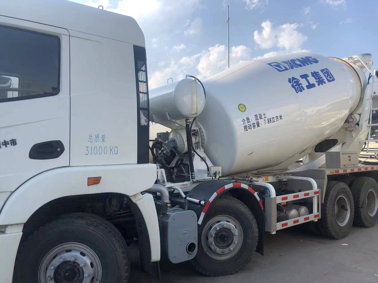 شاحنة خلاطة خرسانة XCMG SCHWING UsedCement Mixing Machine 12m3 Diesel Sand Cement Truck G12V with Best Price: صور 4