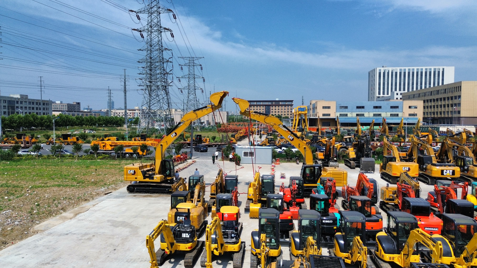 Toaks International Trading Company - آلات البناء CATERPILLAR 324D undefined: صور 4