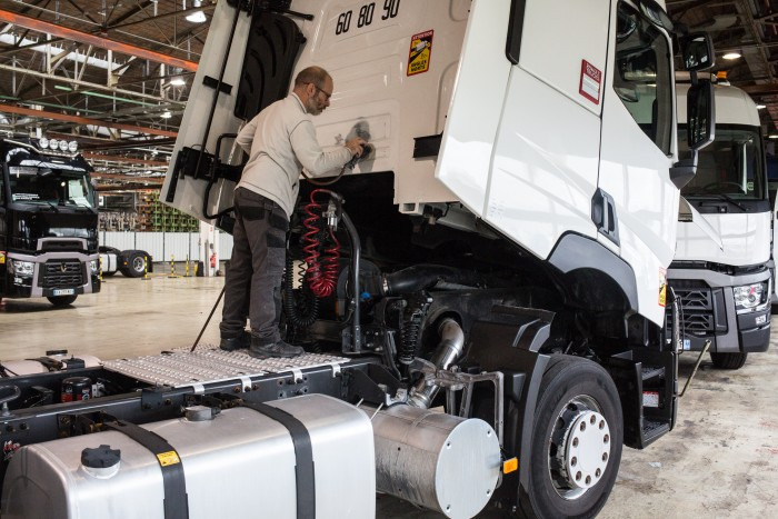 Renault Trucks France - شاحنة - 4x2 undefined: صور 10