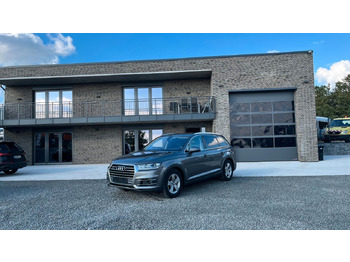 سيارة دفع رباعي AUDI