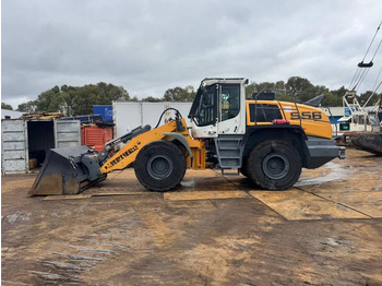 اللودر بعجل LIEBHERR L 556