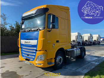 شاحنة جرار DAF XF 480