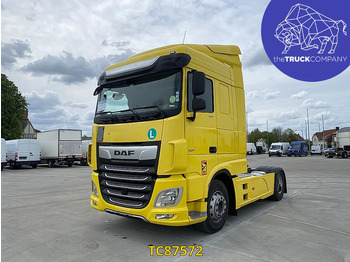 شاحنة جرار DAF XF