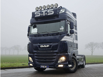شاحنة جرار DAF XF 530