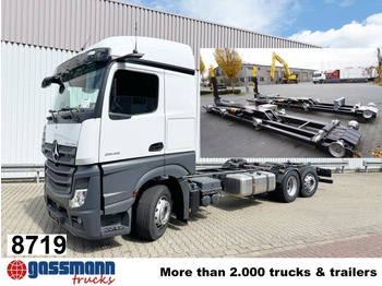 شاحنة ذات الخطاف MERCEDES-BENZ Actros 2548