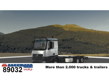 الشاسيه شاحنة MERCEDES-BENZ Arocs