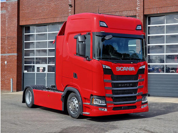 شاحنة جرار SCANIA S
