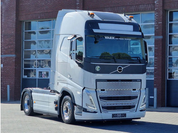 شاحنة جرار VOLVO FH13 500