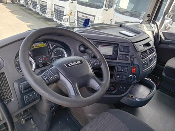 Interior photo 1: شاحنة جرار DAF XF 460