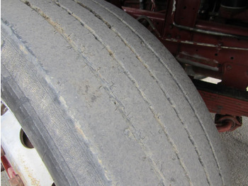 شاحنة ذات الخطاف Iveco Unic: صور 2