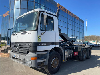 شاحنة ذات الخطاف MERCEDES-BENZ Actros 2631