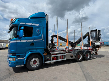 شاحنة قطع الأشجار SCANIA R 730
