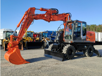 حفارة على عجلات HITACHI