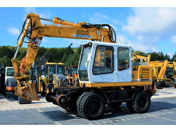 حفارة على عجلات LIEBHERR A 900