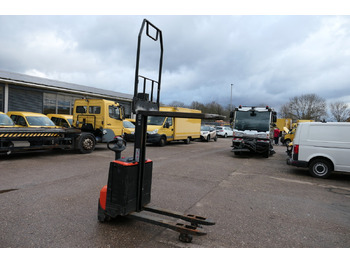 معدات الرفع منخفض المستوى TOYOTA