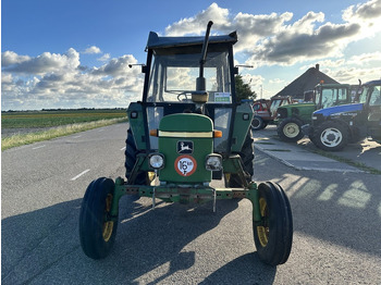 جرار John Deere 2030: صور 2