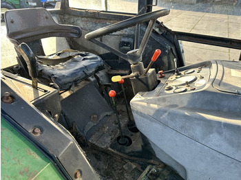 جرار John Deere 2030: صور 4
