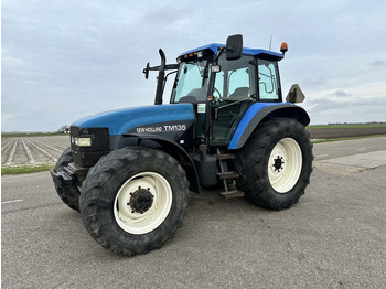 جرار NEW HOLLAND TM135