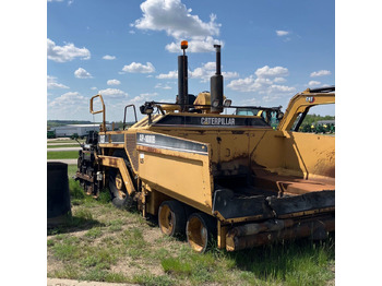 العامل بالقار CATERPILLAR