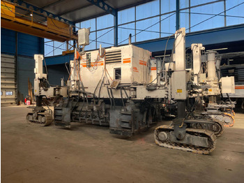 العامل بالقار WIRTGEN